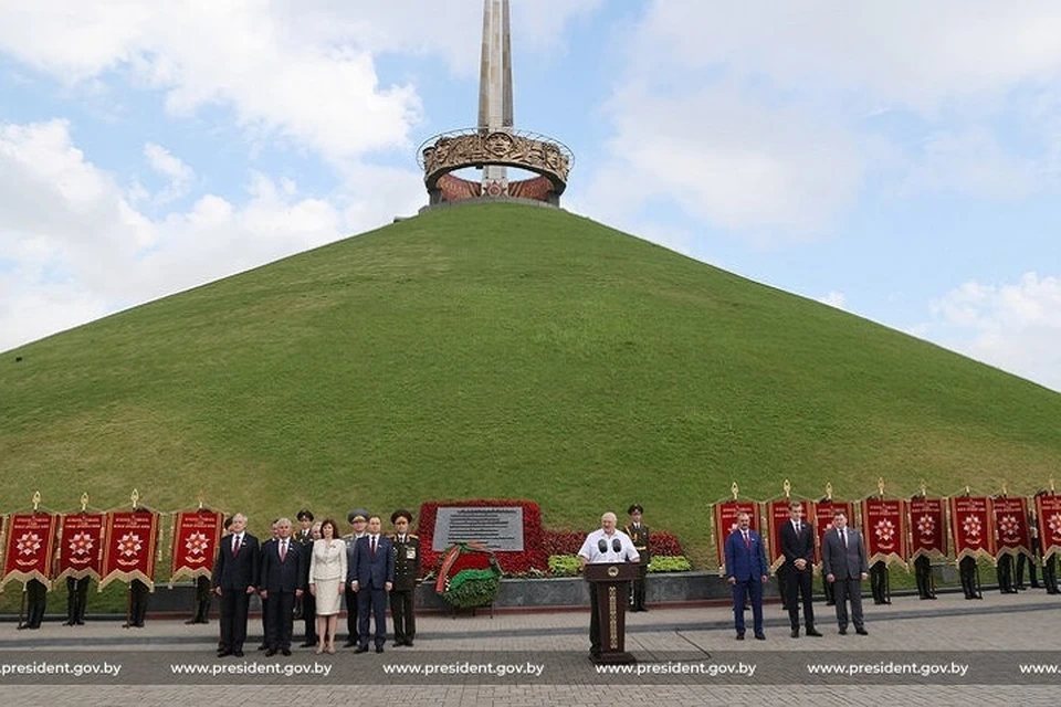 Александр Лукашенко во время торжественных мероприятий 3 июля у Кургана Славы. Фото: president.gov.by