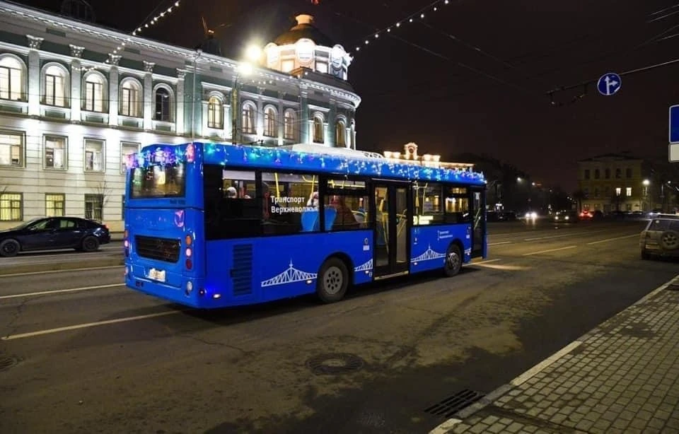 За синие автобусы тверичане голосуют рублем.