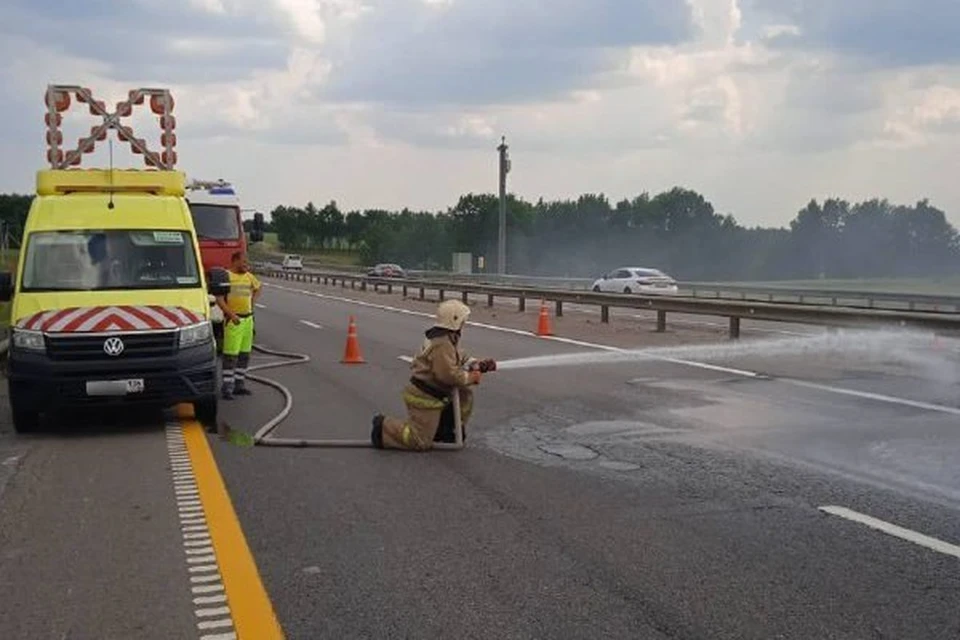 Трасса м4 дон липецкая. Трасса Елец м4. Трасса Липецк Елец. Сгорела фура на трассе м4.