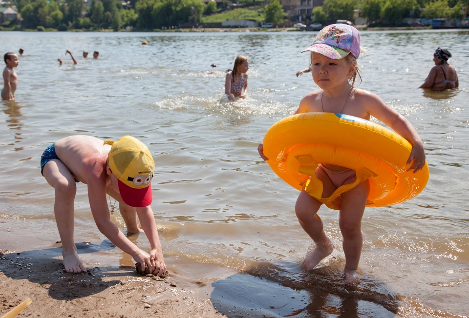 Спасатели напоминают, что нельзя оставлять детей в воде без присмотра