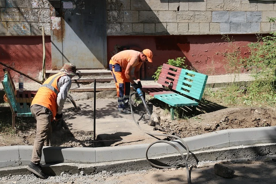 Ремонт дворов стартовал уже в семи районах города. Фото: мэрия