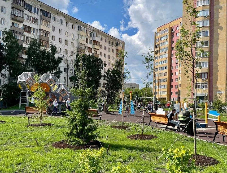 Юрий Шалабаев проинспектировал благоустроенный сквер в Сормове. Фото: Юрий Шалабаев