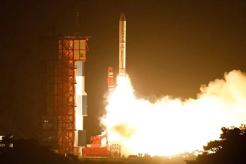 Размер ракеты составляет всего 9 метров при весе около 2,6 тонны. Фото: JAXA