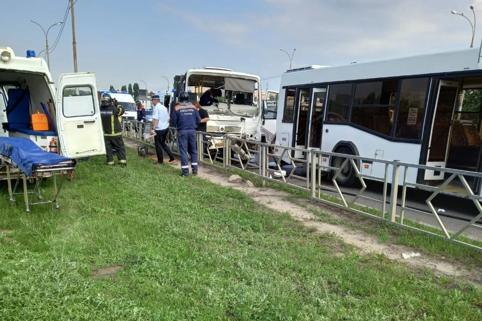 ДТП с двумя автобусами в Липецке на Катукова
