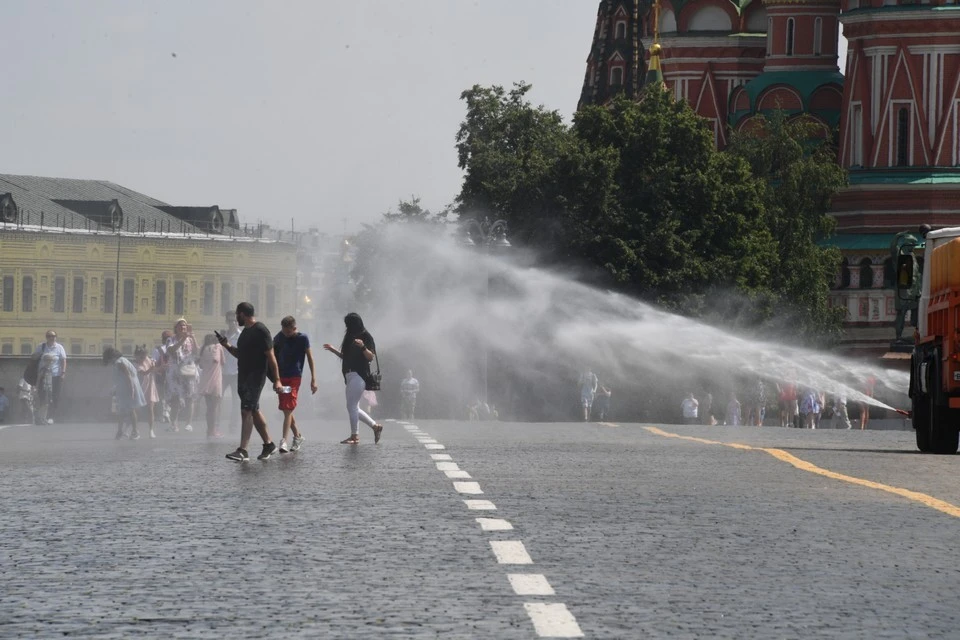 От жары москвичей спасает аэрация, которую проводят несколько раз в день