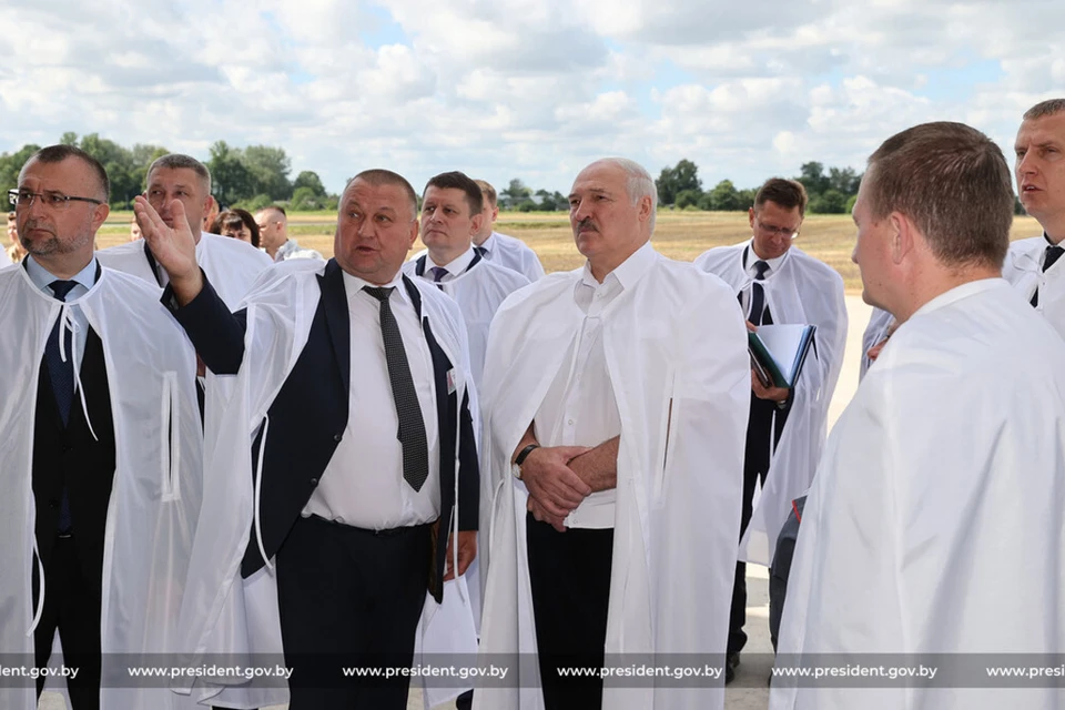 Лукашенко сказал, что будет, если президентом станет глава Минской области Турчин или посол в России Крутой. Фото: пресс-служба президента