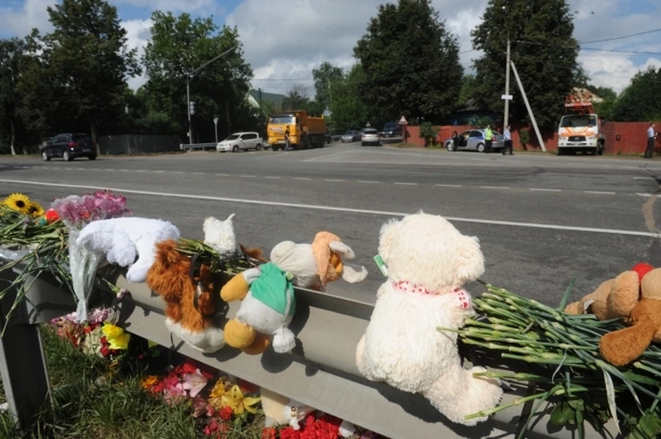 В Новосибирской области трассы планируется очистить от памятников погибшим в ДТП людям.