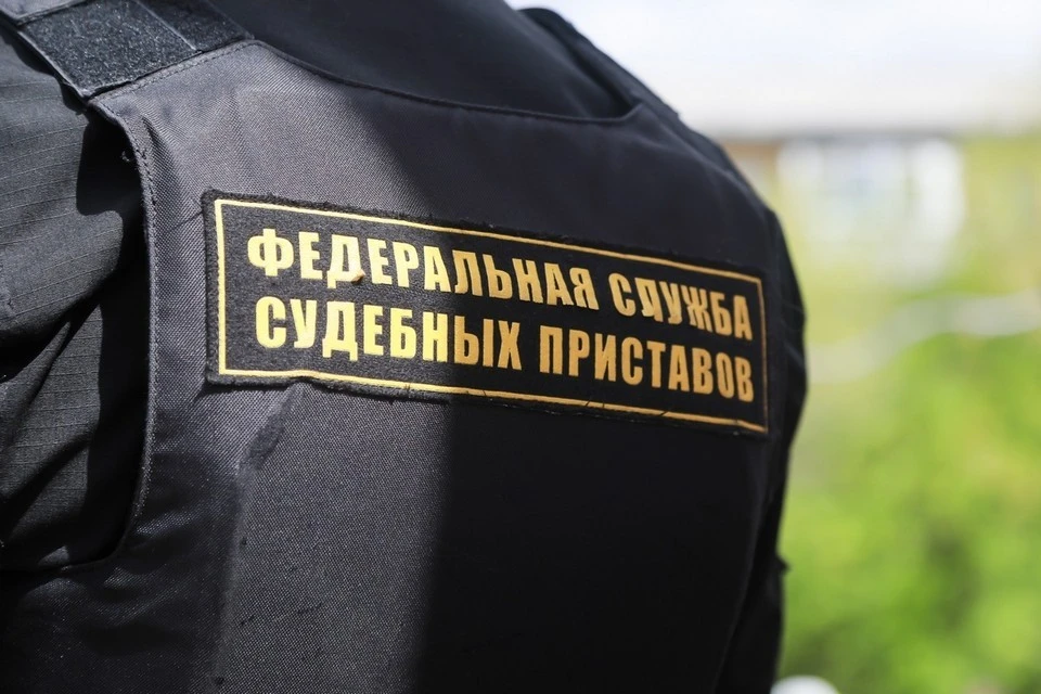 Приставы арестовали автомобиль должника