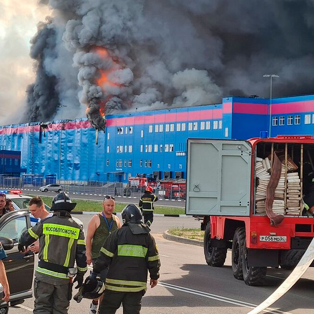 Думали опять ложная тревога, а потом люди начали задыхаться»: сотрудник  сгоревшего склада Ozon рассказал, как начался пожар - KP.RU