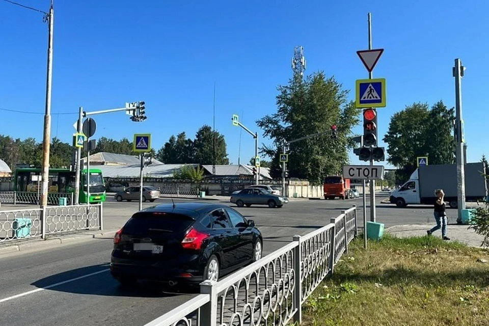 Мужчина попал под колеса иномарки Фото: ГИБДД Екатеринбурга
