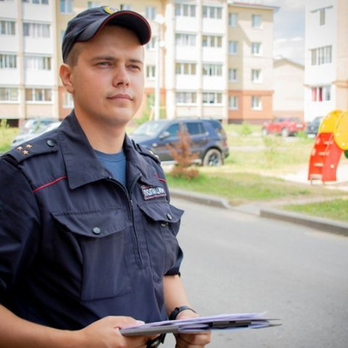 Один на три тысячи человек: день из жизни ярославского участкового Евгения  Русанова - KP.RU