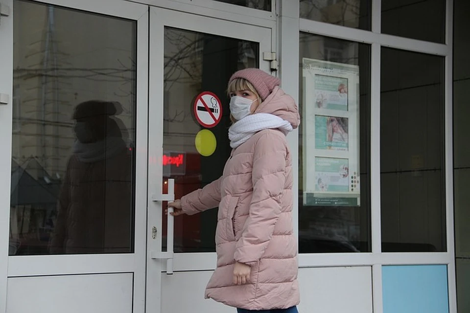 Осенью снова придется носить маски?