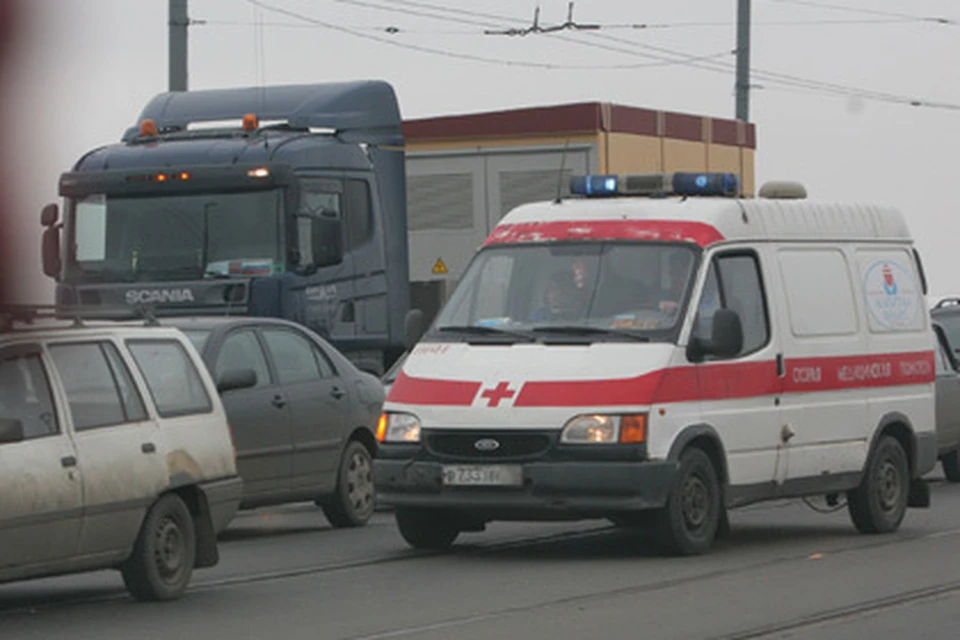 Ребенка увезли с места ДТП в больницу.