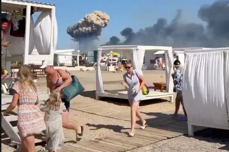 Число пострадавших в результате взрыва боеприпасов на аэродроме в Крыму увеличилось до шести. Фото: кадр из видео.