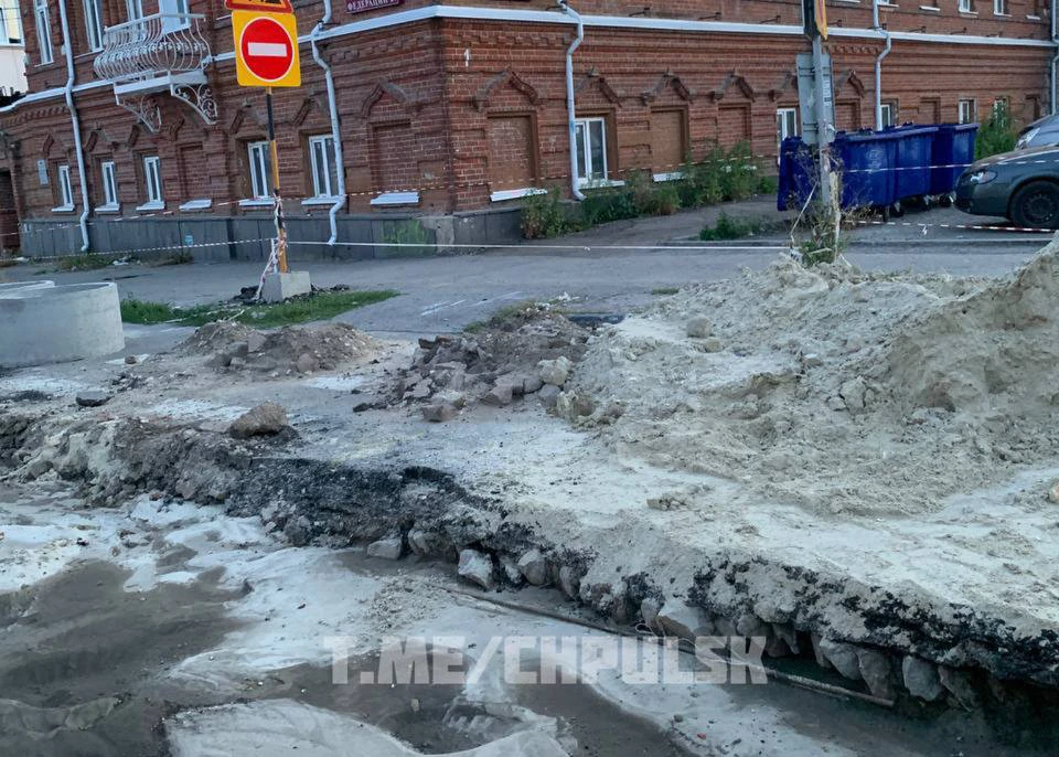 В Ульяновске на улице Федерации при раскопках обнаружена старая брусчатка