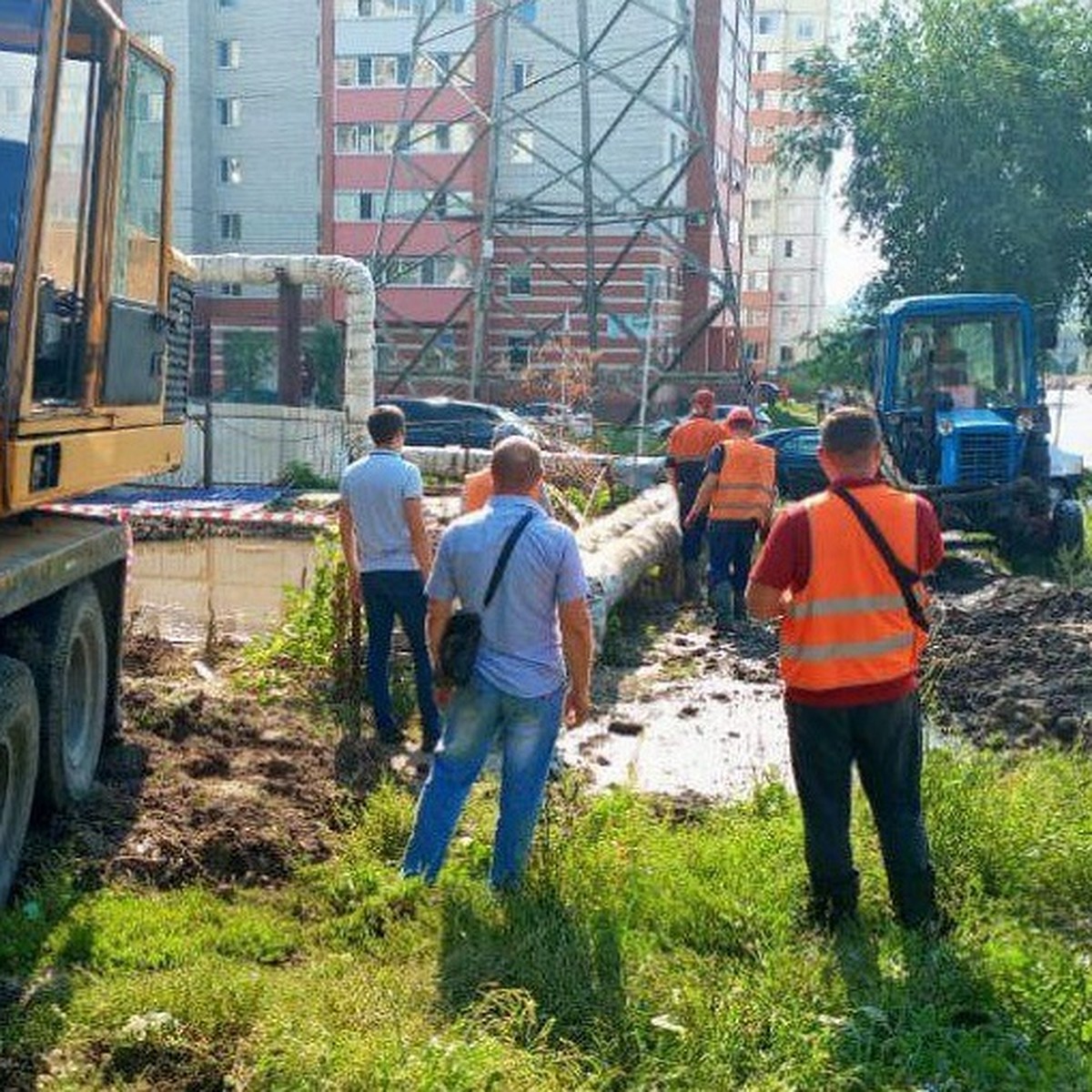 Жителям четырех многоэтажек на Аблукова подвозят техническую воду - KP.RU