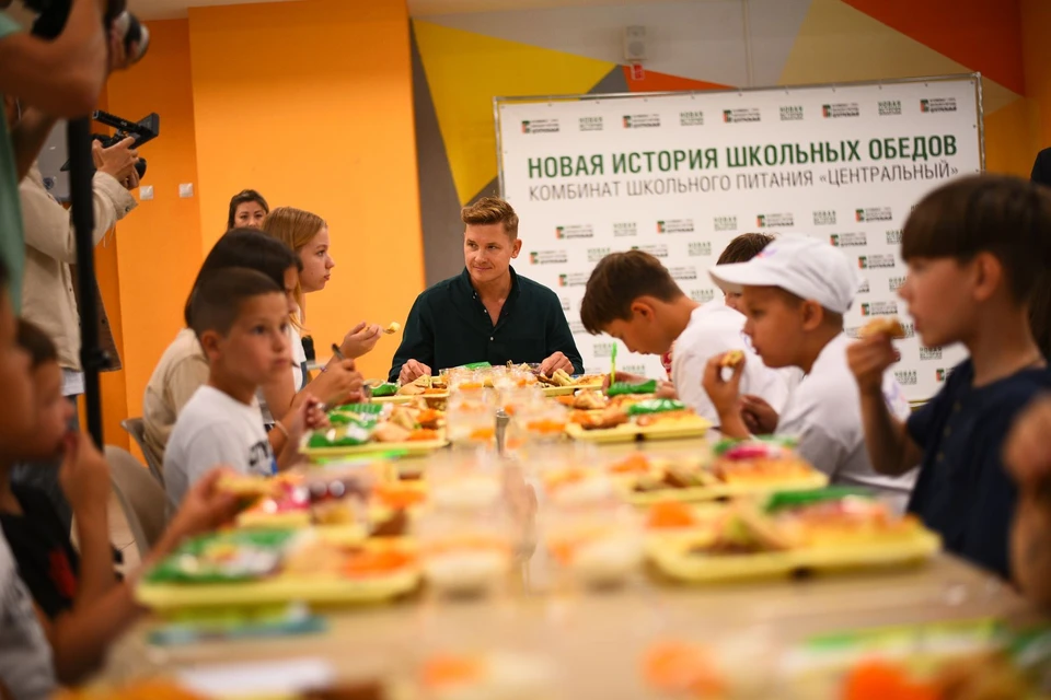 На дегустацию нового школьного меню в Тюмень приехал шеф-повар с СТС. Фото: КШП «Центральный».