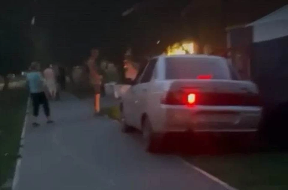 Автохам в сквере