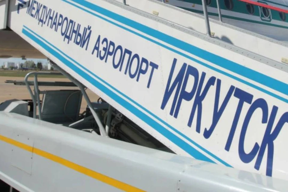 Ан-24 аварийно приземлился в аэропорту Иркутска из-за отказа двигателя.