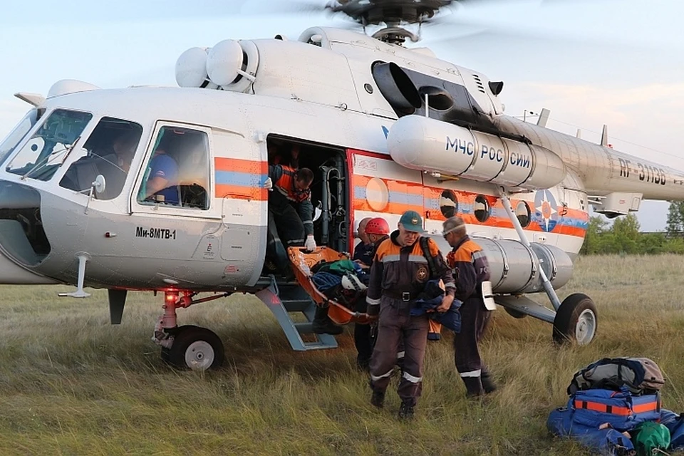 В Хакасии спасатели неделю не могли эвакуировать с гор тело погибшего туриста. Фото: МЧС Хакасии