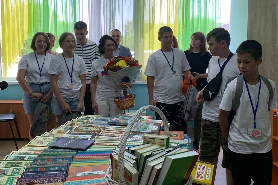 Зам. по соцвопросам приехала к детям с подарками. Фото: t.me/minzdrav56