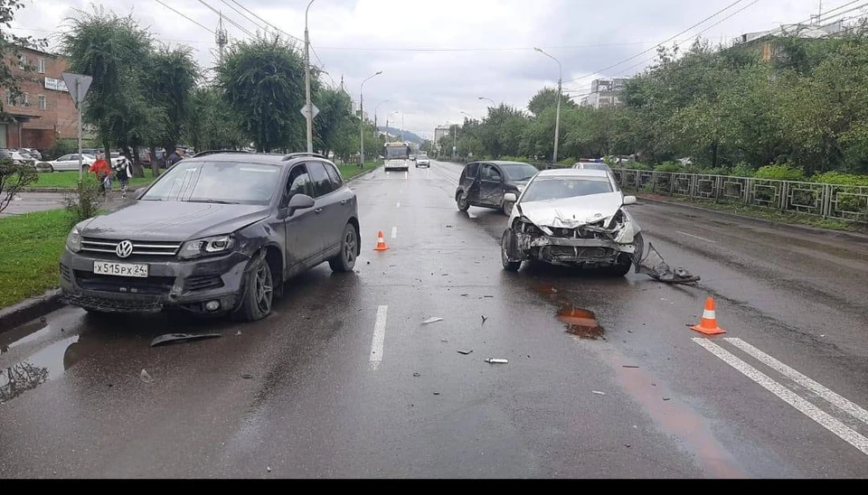 Массовое ДТП произошло на правобережье Красноярска