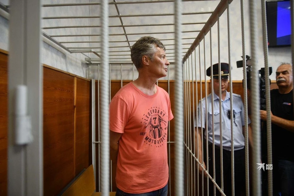 В ведомстве отметили, что с Евгением Ройзманом проведена беседа, во время которой политик объяснил, где он находился