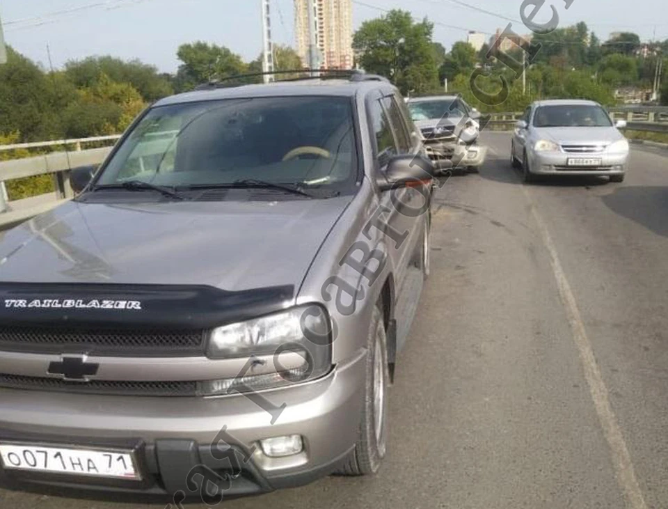 В Туле на улице Болдина столкнулись Vortex Tingo и Chevrolet TrailBlazer