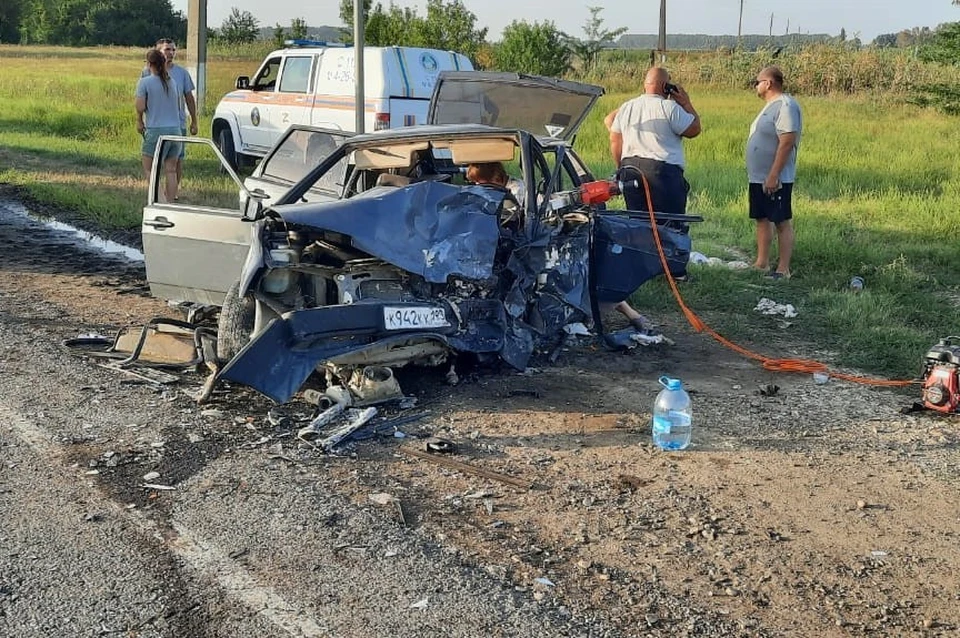 В аварии погибли 30-летний водитель и его новорожденный сын Фото: пресс-служба ГУ МВД РФ по Краснодарскому краю