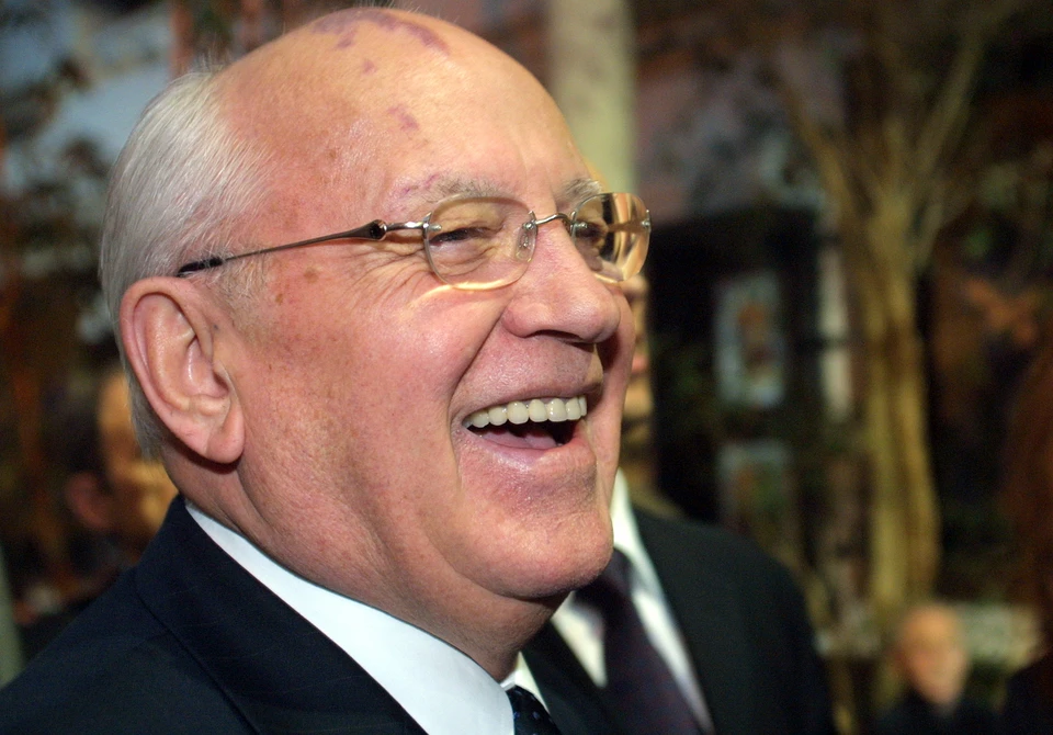 Сколько лет было горбачеву. Сколько лет было горбачеву. Сколько лет было горбачеву. Горбачев в 90. Сколько лет было горбачеву.