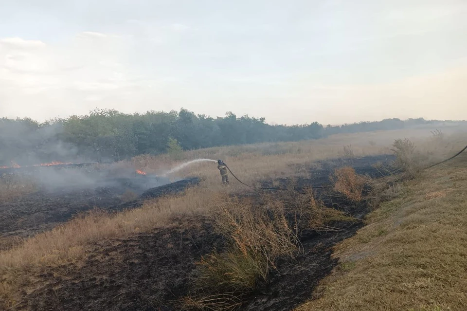 Пожар тушили на двух участках. Фото: Администрация Гайского округа