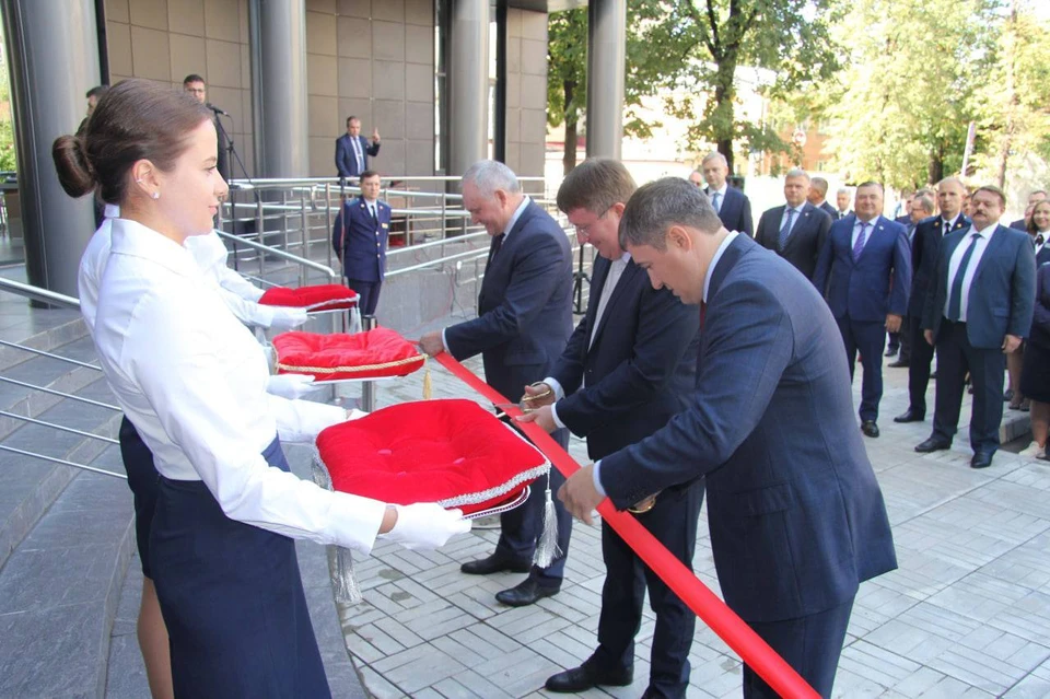 Открытие корпуса. Открытие театрального сквера. Пермский краевой суд открытие нового здания, фото. Махонин губернатор Пермского края. Краевой суд новый корпус.