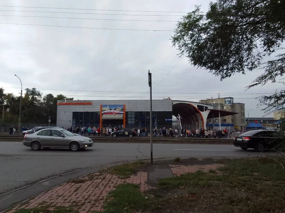 Пассажиров и персонал автовокзала эвакуировали