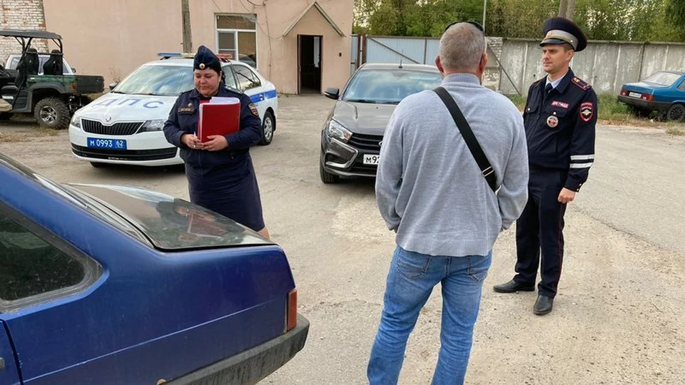 Для возврата транспорта мужчина обязан оплатить долги. Фото: издательство «Пресса».