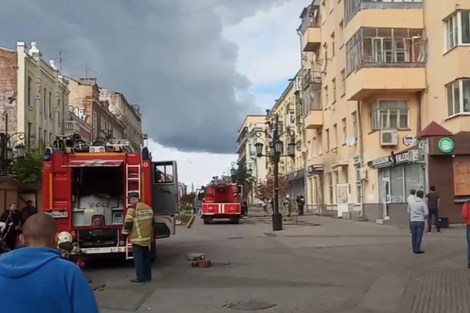 Видео пожар крокус. Ленинградская 54 Самара. Пожар в Самаре сегодня. Пожар в гостинице Ленинград.