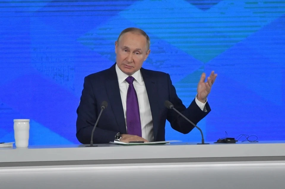 Владимир Путин принял участие в церемонии открытия реконструированного участка трассы