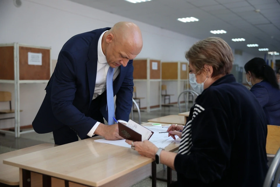 Максим Слюсарев проголосовал на выборах депутатов ЗСК седьмого созыва Фото: пресс-служба администрации Краснодара
