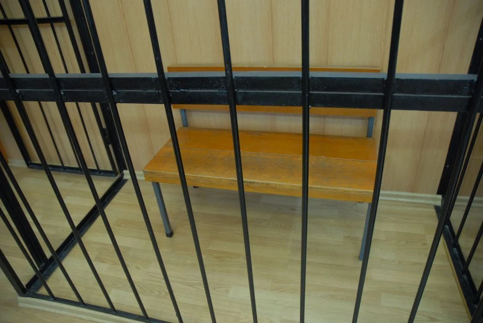 Двое жителей Венёва Тульской области украли с кладбища могильную ограду