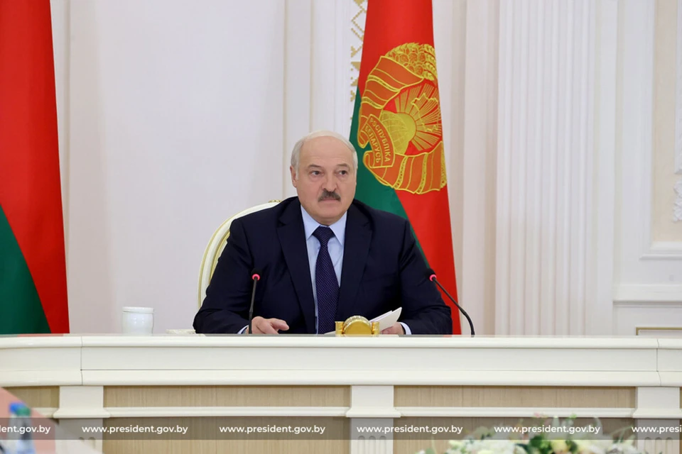 Лукашенко потребовал четко определить виды деятельности ремесленников, ИП и юрлиц. Фото: пресс-служба президента