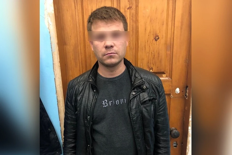 Задержанный был курьером в схеме «Родственник попал в ДТП». Фото: УМВД по Екатеринбургу
