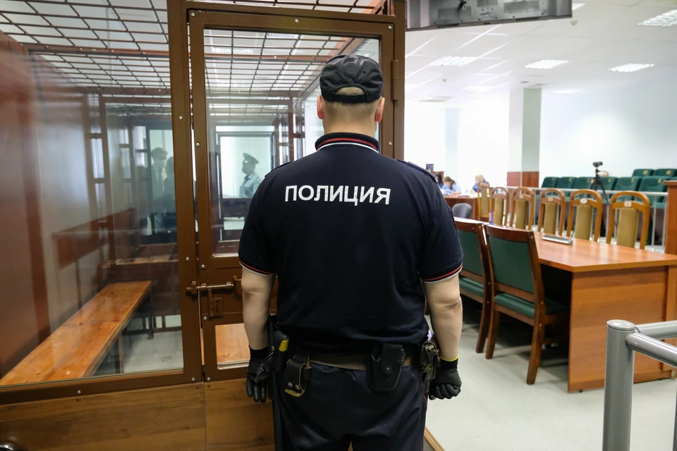 Суд арестовал петербуржца с нацистской наколкой.