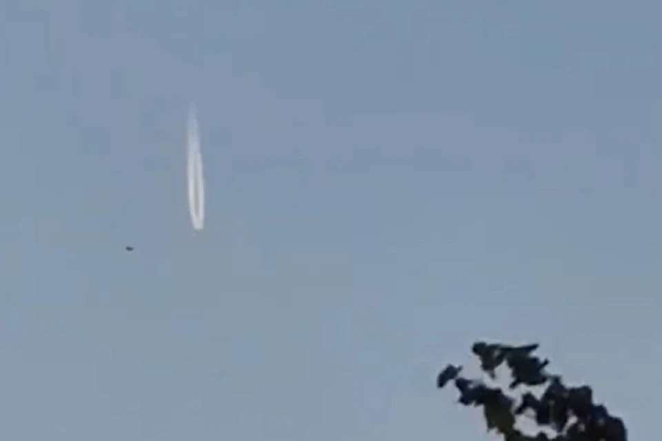 Жительница Бердска заметила в небе неизвестный летающий объект. Фото: стоп-кадр.