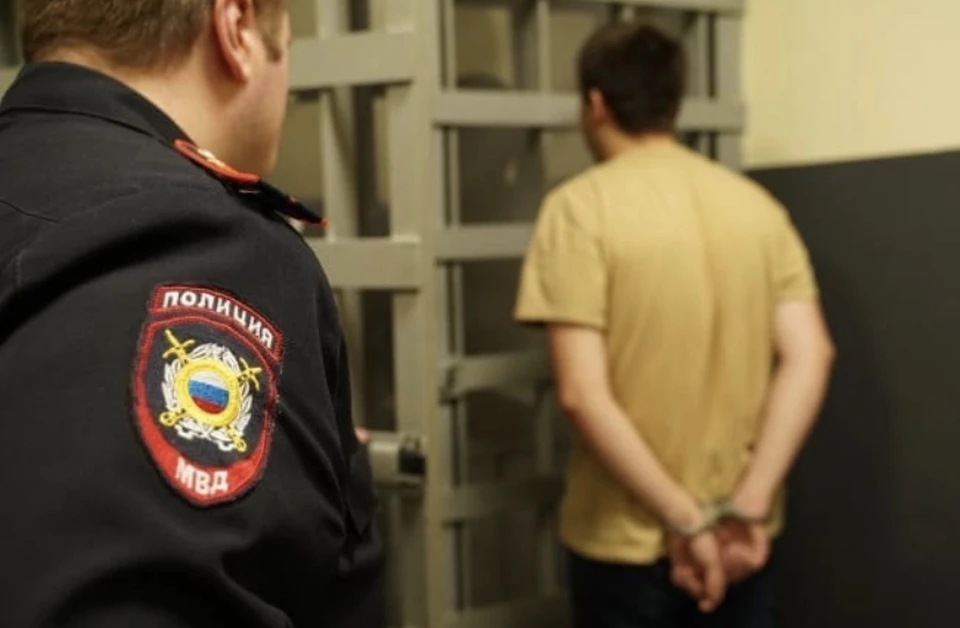 В Смоленске 19-летний парень убил мужчину и скрылся с места преступления.