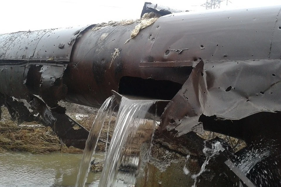 Украинские войска регулярно обстреливают ключевые объекты водоснабжения в ряде городов Республики. Фото: архив КП «Вода Донбасса»