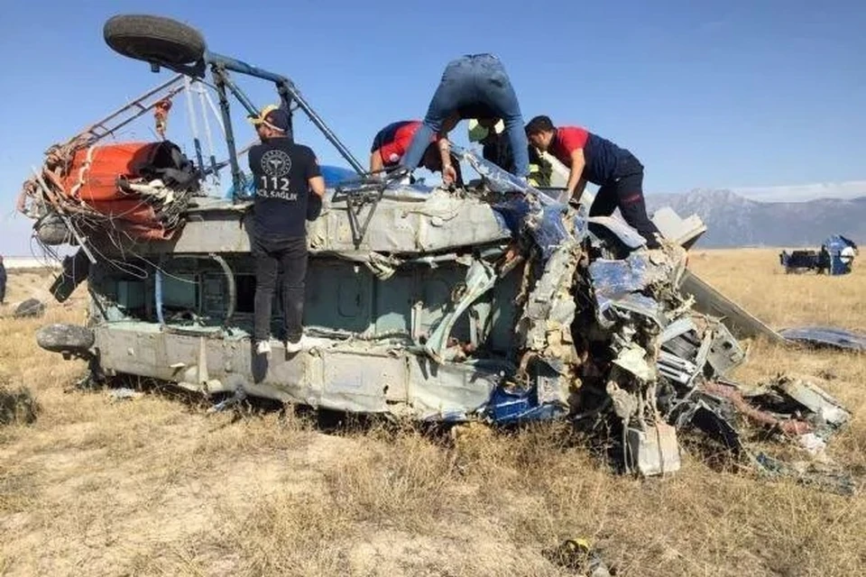 Разбившийся вертолет в Турции. Фото: 112 Acil Çağrı Merkezleri