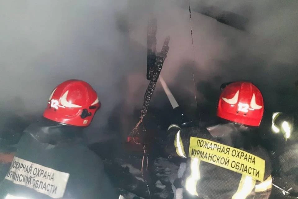 Пожар произошел в автогородке. Фото: МЧС Мурманской области