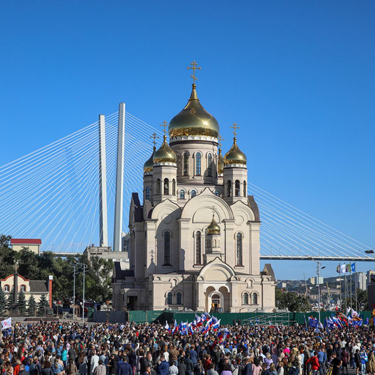 Во Владивостоке восемь тысяч жителей пришли на митинг в поддержку  референдумов в ЛДНР - KP.RU