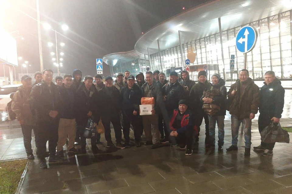 Якутяне, которые были ошибочно призваны военкоматами, прибыли из Хабаровска в Якутск. Фото: Sakhaday