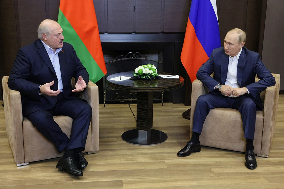 Vladimir Putin received President of Belarus Alexander Lukashenko at his Sochi residence.