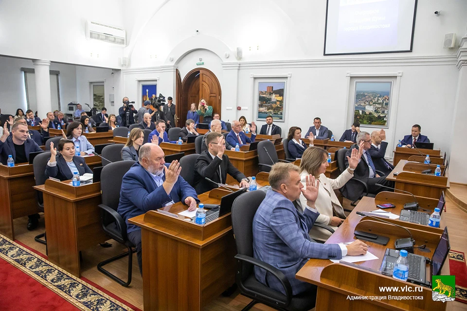 Во Владивостоке прошло первое заседание шестого созыва городской думы.